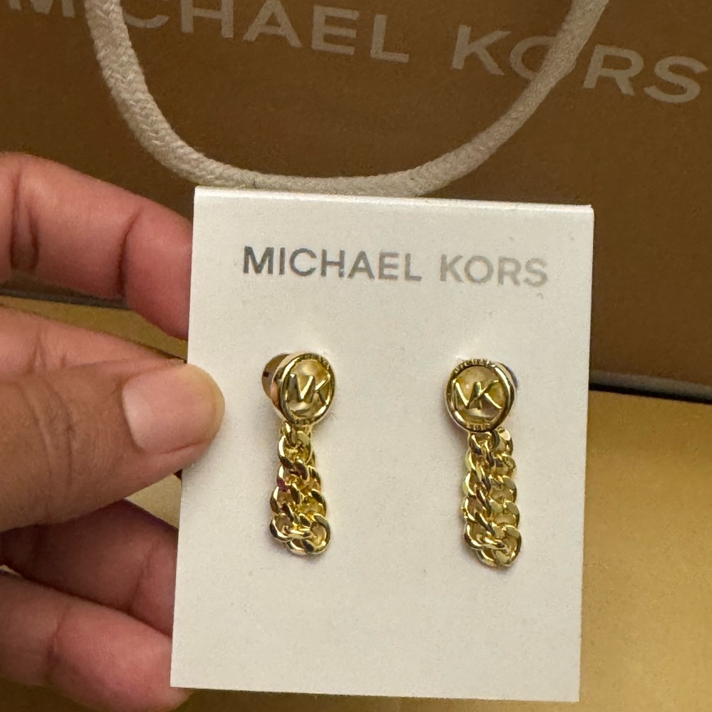 Michae kors chain earrings for women - Picture 3 of 4